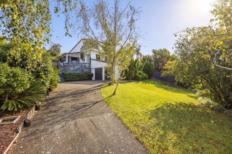 Photo of property in 16 Oakpark Place, West Harbour, Auckland, 0618