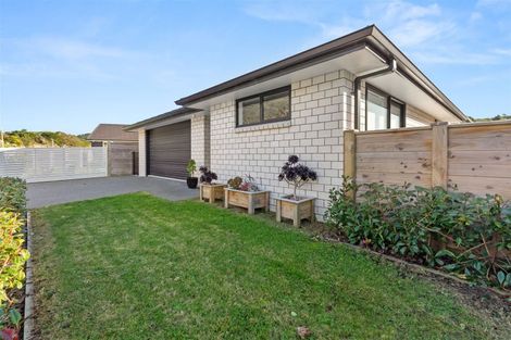 Photo of property in 42 Tradewinds Drive, Whitby, Porirua, 5024