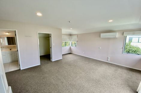 Photo of property in 2/16 Stoneleigh Court, Sunnynook, Auckland, 0632