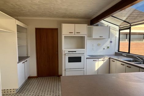 Photo of property in 9a Phoenix Avenue, Hokowhitu, Palmerston North, 4410