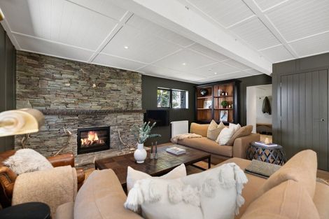 Photo of property in 1 Thames Street, Arrowtown, 9302