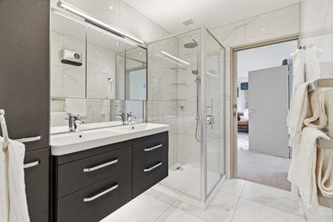 Photo of property in 10 Cadiz Lane, Mount Pleasant, Christchurch, 8081