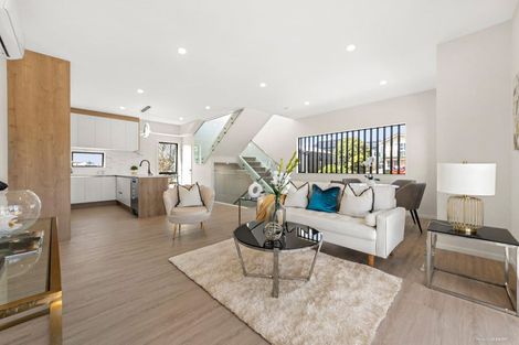 Photo of property in 30b Tudor Road, Henderson, Auckland, 0610