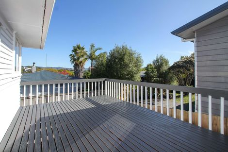 Photo of property in 29 Sylvan Crescent, Te Atatu South, Auckland, 0610