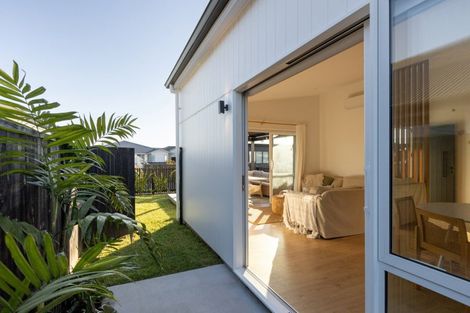 Photo of property in 2 Julie Lane, Papamoa, 3118