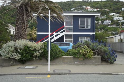 Photo of property in 8/218 Onepu Road, Lyall Bay, Wellington, 6022