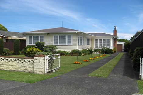 Photo of property in 53 Mckenzie Road, Mangere Bridge, Auckland, 2022