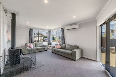 Photo of property in 16 Cargill Street, Waikiwi, Invercargill, 9810