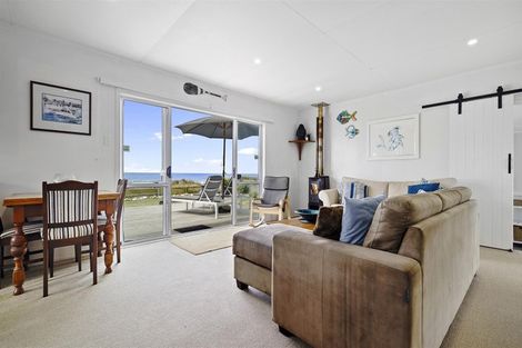 Photo of property in 17 Pukehina Parade, Pukehina, 3189