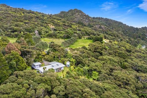 Photo of property in 90 Lone Kauri Road, Karekare, Auckland, 0772