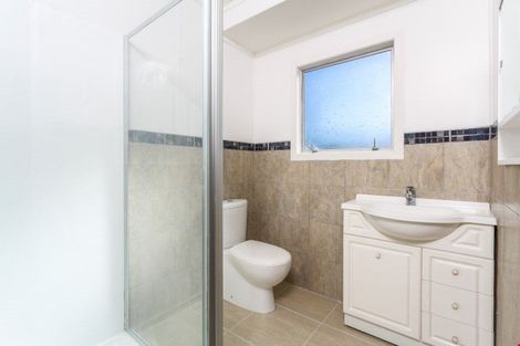 Photo of property in 1/64 Parker Avenue, Titirangi, Auckland, 0604