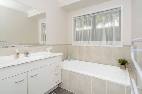 Photo of property in 39 Danny Place, Pyes Pa, Tauranga, 3112