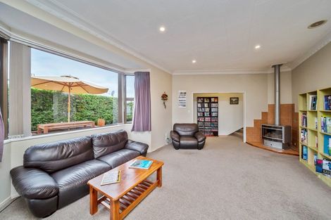 Photo of property in 31 Tiverton Crescent, Whalers Gate, New Plymouth, 4310