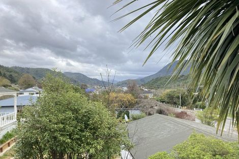 Photo of property in 146 Waikawa Road, Picton, 7220