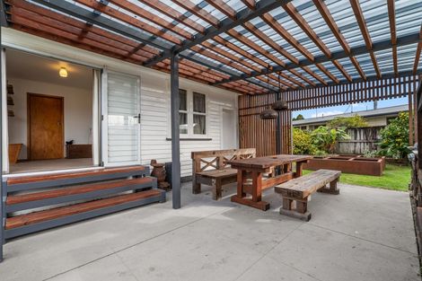 Photo of property in 16 Fairview Place, Te Puke, 3119