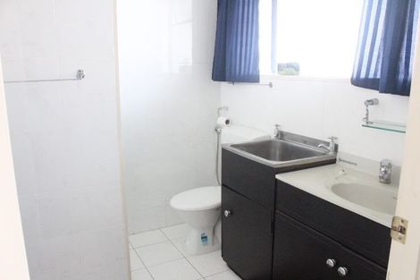 Photo of property in 2/27 Pakuranga Road, Pakuranga, Auckland, 2010