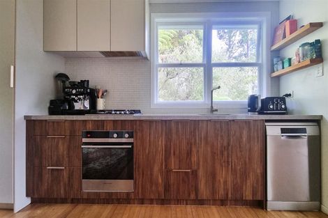 Photo of property in 153 Laingholm Drive, Laingholm, Auckland, 0604