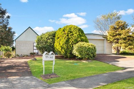 Photo of property in 102 Marina View Drive, West Harbour, Auckland, 0618