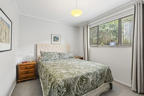 Photo of property in 6a Spencer Place, Merrilands, New Plymouth, 4312