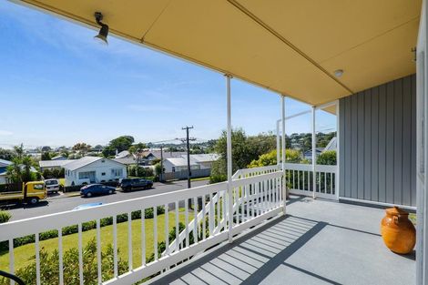 Photo of property in 8 Kitchener Terrace, Moturoa, New Plymouth, 4310