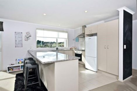 Photo of property in 18 Mcgowan Rise, Tuakau, 2121