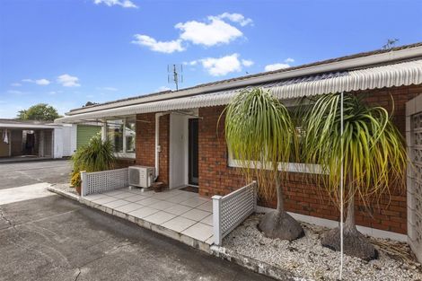 Photo of property in 2/100 Ti Rakau Drive, Pakuranga, Auckland, 2010