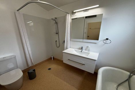 Photo of property in 32 Bonithon Avenue, Moturoa, New Plymouth, 4310