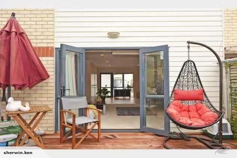 Photo of property in Tuscany Way, 1/3 Ambrico Place, New Lynn, Auckland, 0600