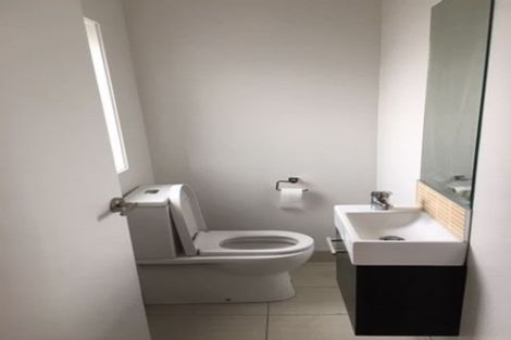 Photo of property in 2/1 June Place, Hamilton East, Hamilton, 3216