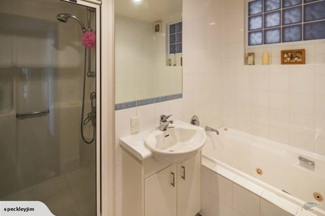 Photo of property in 18a Trevor Terrace, Paremata, Porirua, 5024