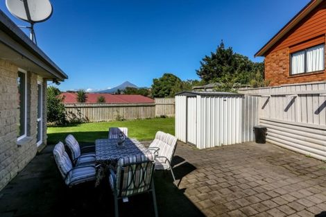Photo of property in 9 Fantome Place, Whalers Gate, New Plymouth, 4310