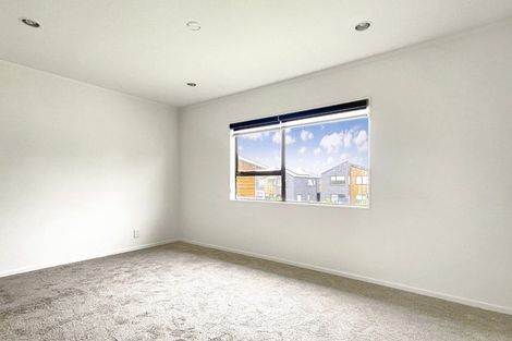 Photo of property in 38 Fitzherbert Avenue, West Harbour, Auckland, 0618