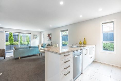 Photo of property in 27a Ranui Terrace, Tawa, Wellington, 5028