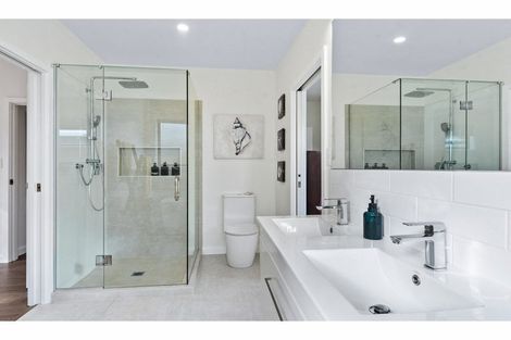 Photo of property in 5 Libertia Lane, Orewa, 0931