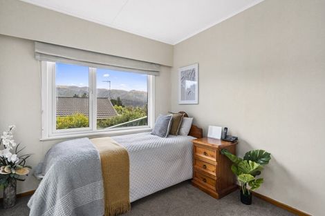 Photo of property in 72 Raroa Terrace, Tawa, Wellington, 5028