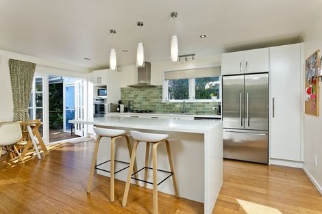 Photo of property in 28 Lavery Place, Sunnynook, Auckland, 0632