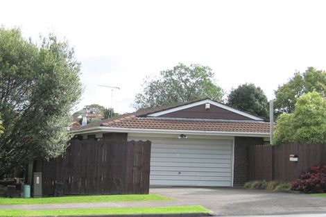 Photo of property in 3/73 Botany Road, Botany Downs, Auckland, 2010