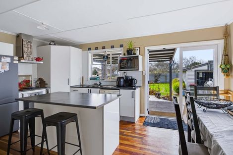 Photo of property in 8 Pacey Avenue, Hawera, 4610