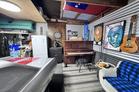 Photo of property in 50 Great North Road, Riverhead, 0820