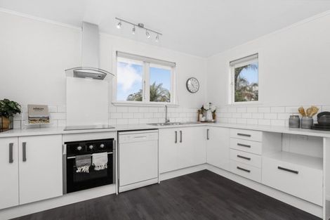 Photo of property in 10 Olive Street, Manurewa, Auckland, 2102