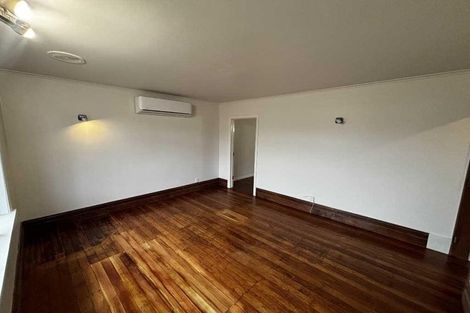 Photo of property in 160 Seaview Road, Westown, New Plymouth, 4310