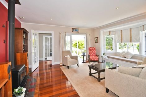 Photo of property in 1 Penguin Street, Leigh, 0985