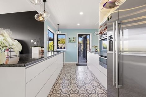 Photo of property in 2 Scenic Heights, Acacia Bay, Taupo, 3330