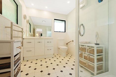 Photo of property in 383a Te Moana Road, Waikanae, 5036