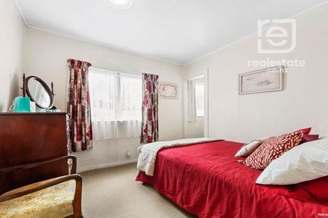 Photo of property in 49 Roberts Road, Te Atatu South, Auckland, 0610