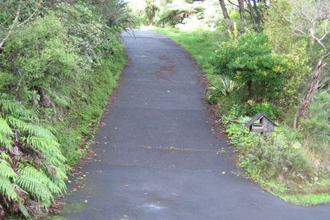 Photo of property in 270 Shaw Road, Titirangi, Auckland, 0604