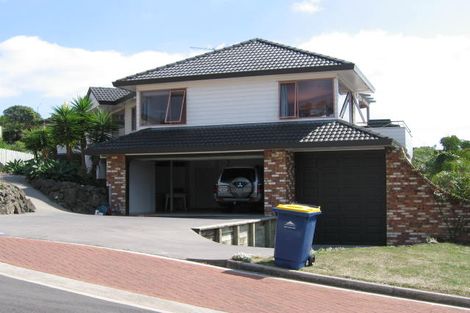 Photo of property in 7 Greenleaf Way, Northcross, Auckland, 0630