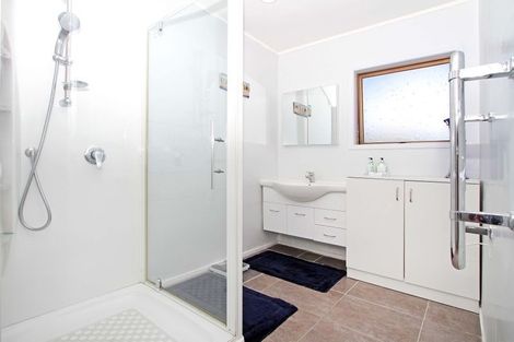 Photo of property in 1/38 Glenvar Road, Torbay, Auckland, 0630