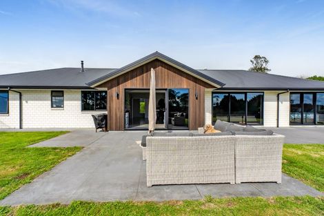 Photo of property in 376 Egmont Road, Hillsborough, New Plymouth, 4372