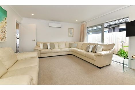 Photo of property in 43b Doment Crescent, Orewa, 0931